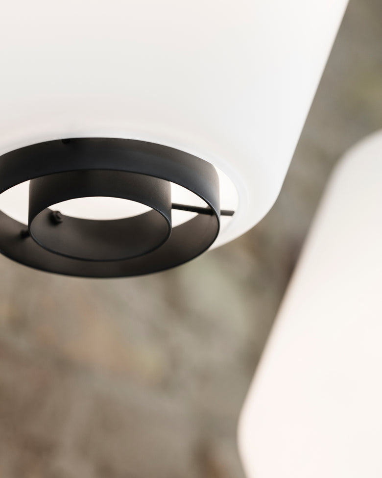 Dahl Dark-grey- detail under-Chris Tonnesen