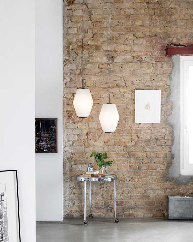 Dahl Dark-grey-pair brickwall-Chris Tonnesen