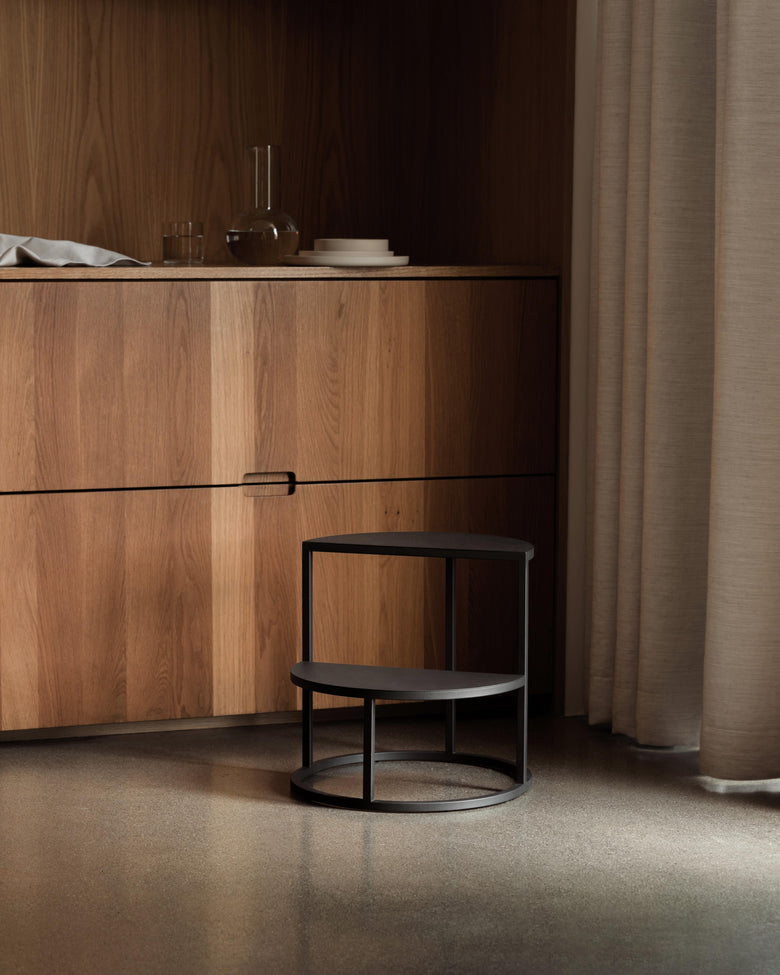 Dais step-stool black kitchen Photo Einar Aslaksen