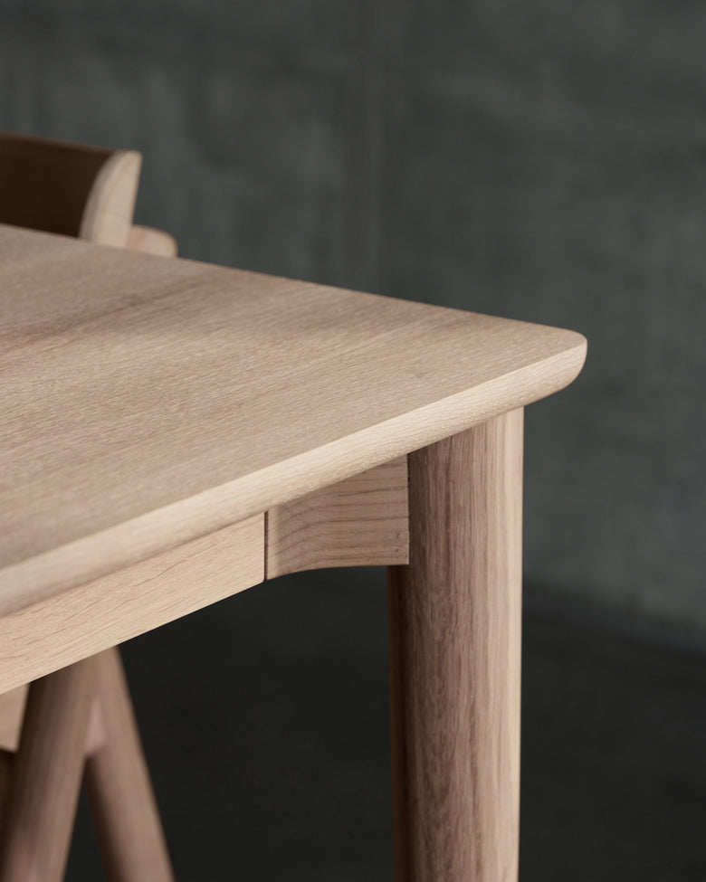 Expand dining table light oak Detail Ph Einar Aslaksen