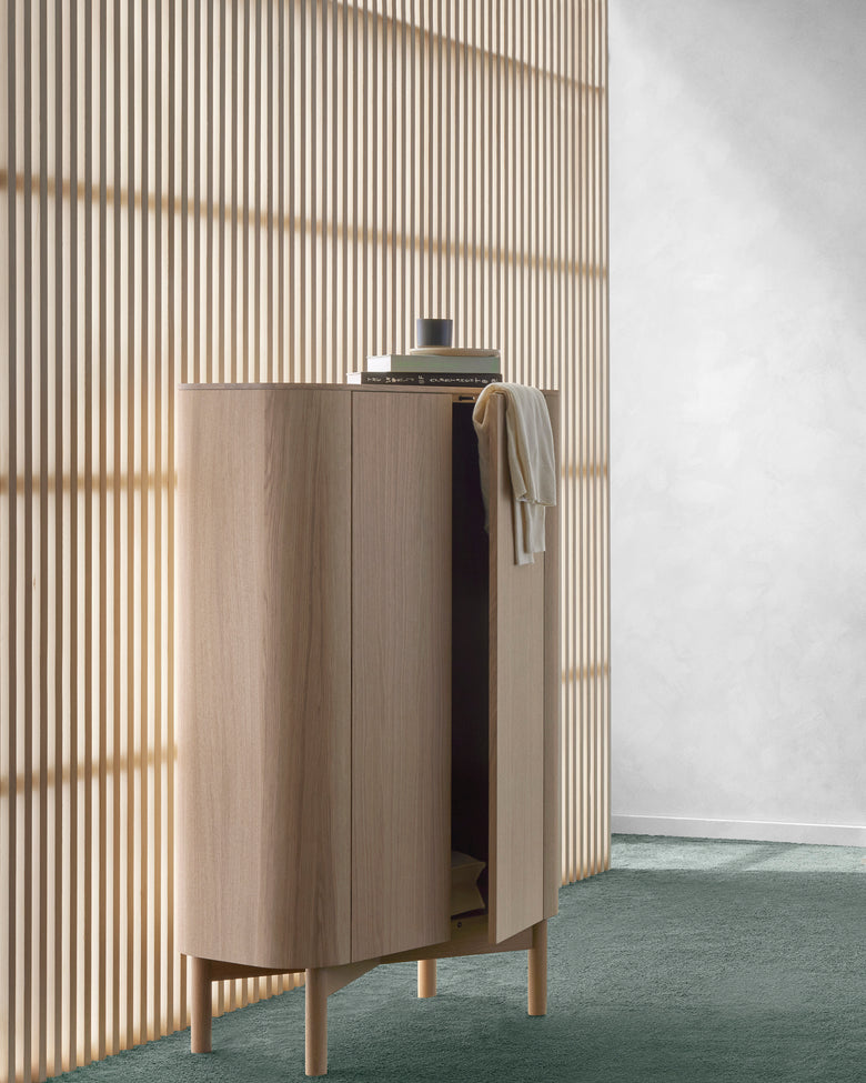 Loud tall cabinet light oak ph Chris Tonnesen