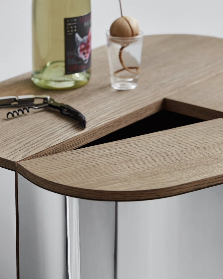 Loud bar cabinet top Photo Chris Tonnesen