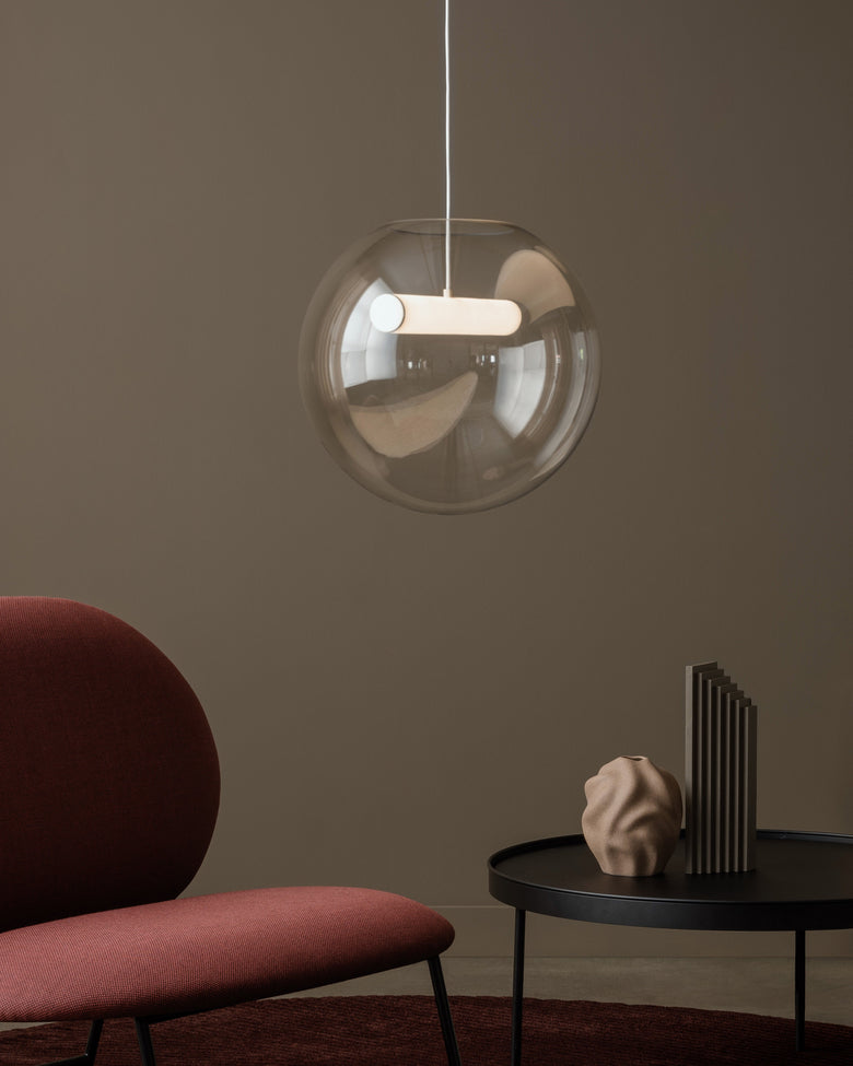 Reveal pendant large close Photo Einar Aslaksen