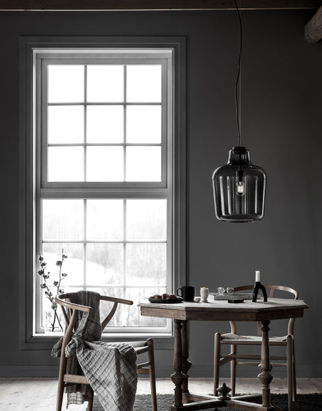 Say My Name Pendant Smoked grey glossy front Low res Photo Chris Tonnesen