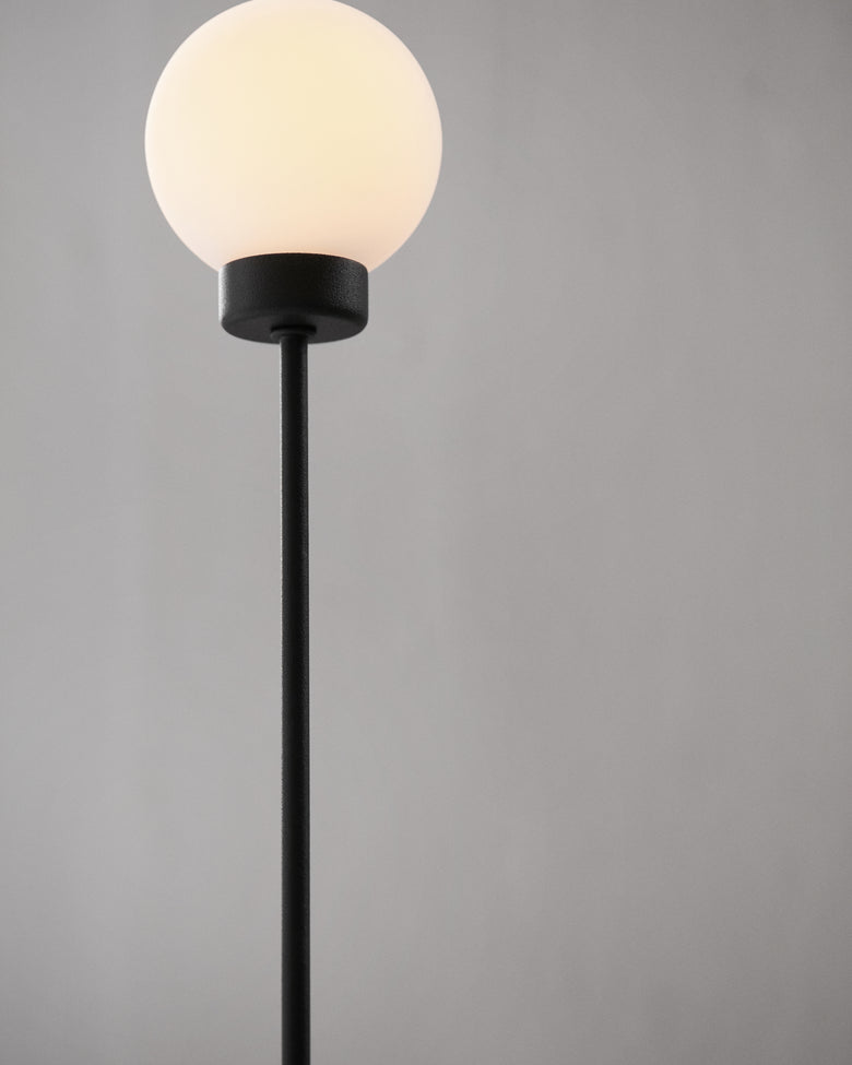 Snowball floor lamp