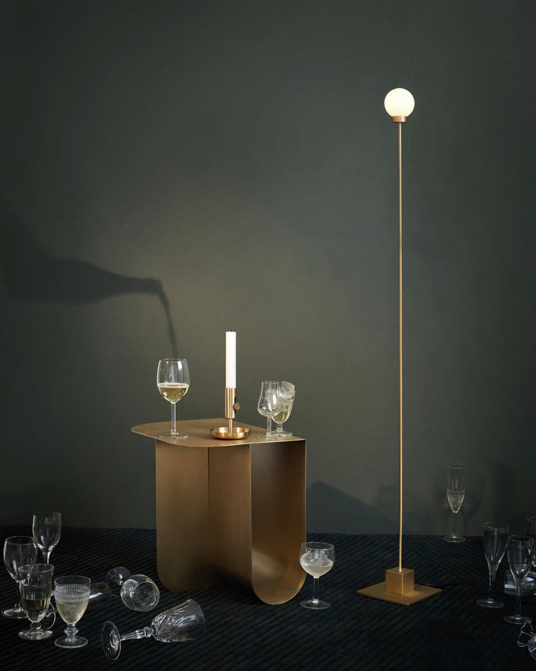 Snowball floor lamp