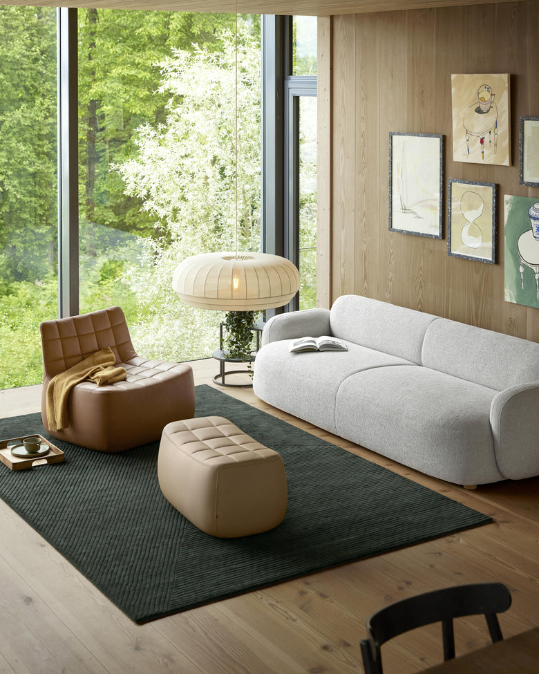 Tradition lamps Gem sofa Livingroom ph Chris Tonnesen