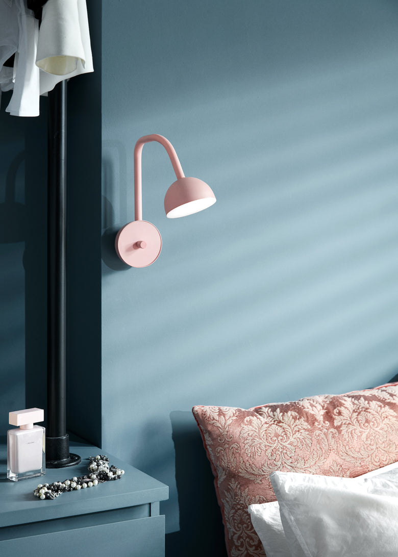 Blush pink bedside Photo Chris Tonnesen