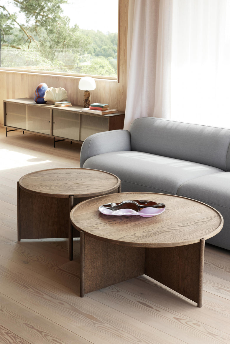 Cling coffee table smoked oak set Ph Sara Spilling