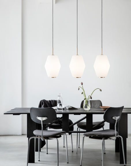 Dahl Brass diningtable front Chris Tonnesen