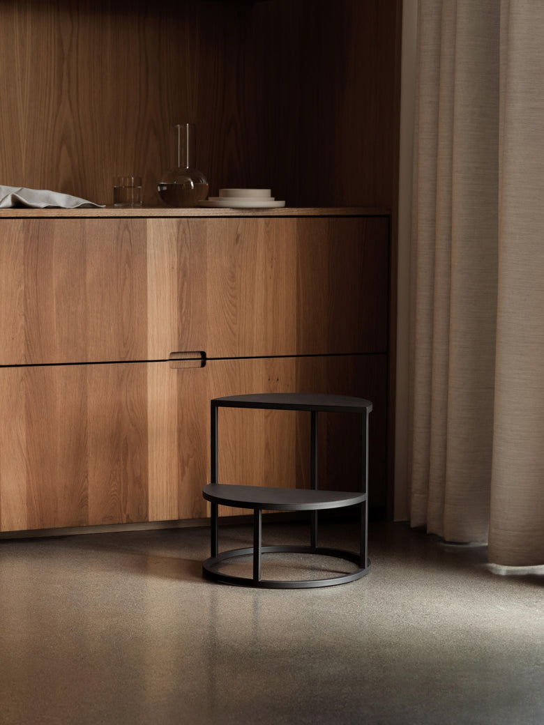 Dais step-stool black kitchen Photo Einar Aslaksen
