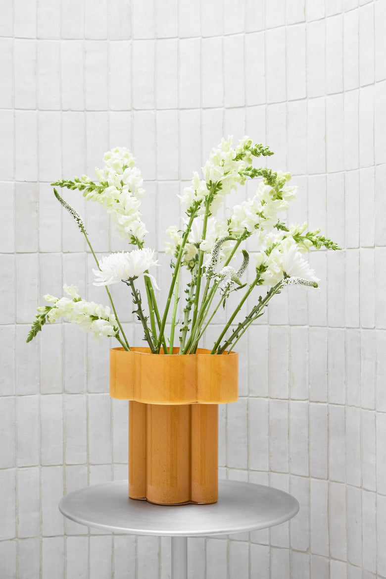 Fab vase yellow Ph Sara Spilling