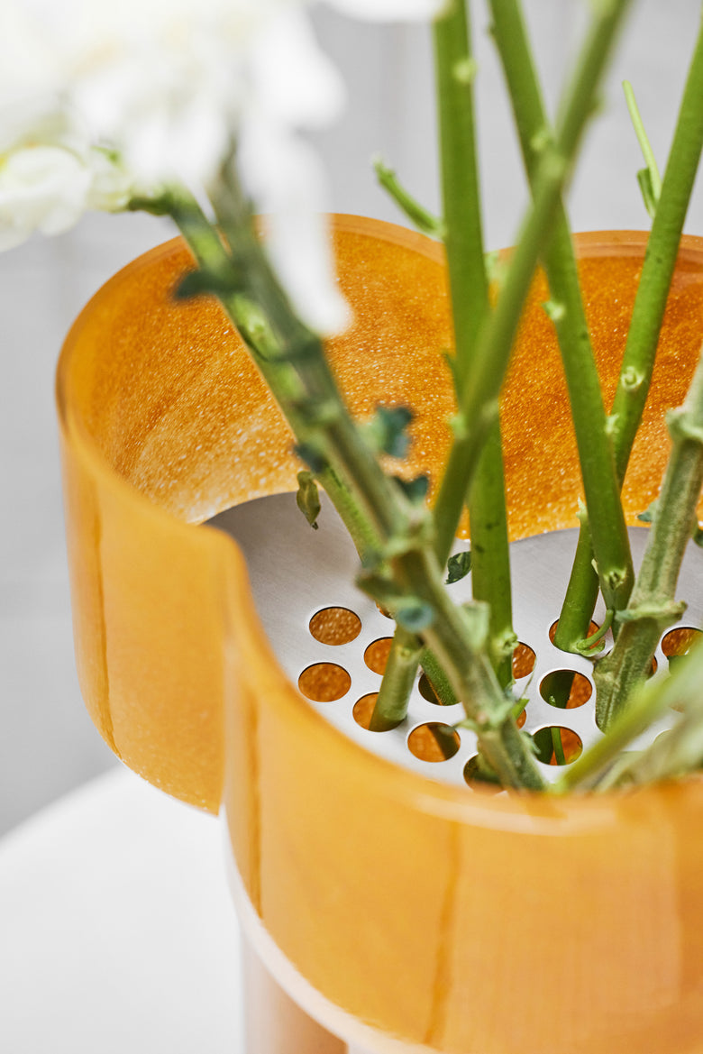 Fab vase yellow inside Ph Sara Spilling