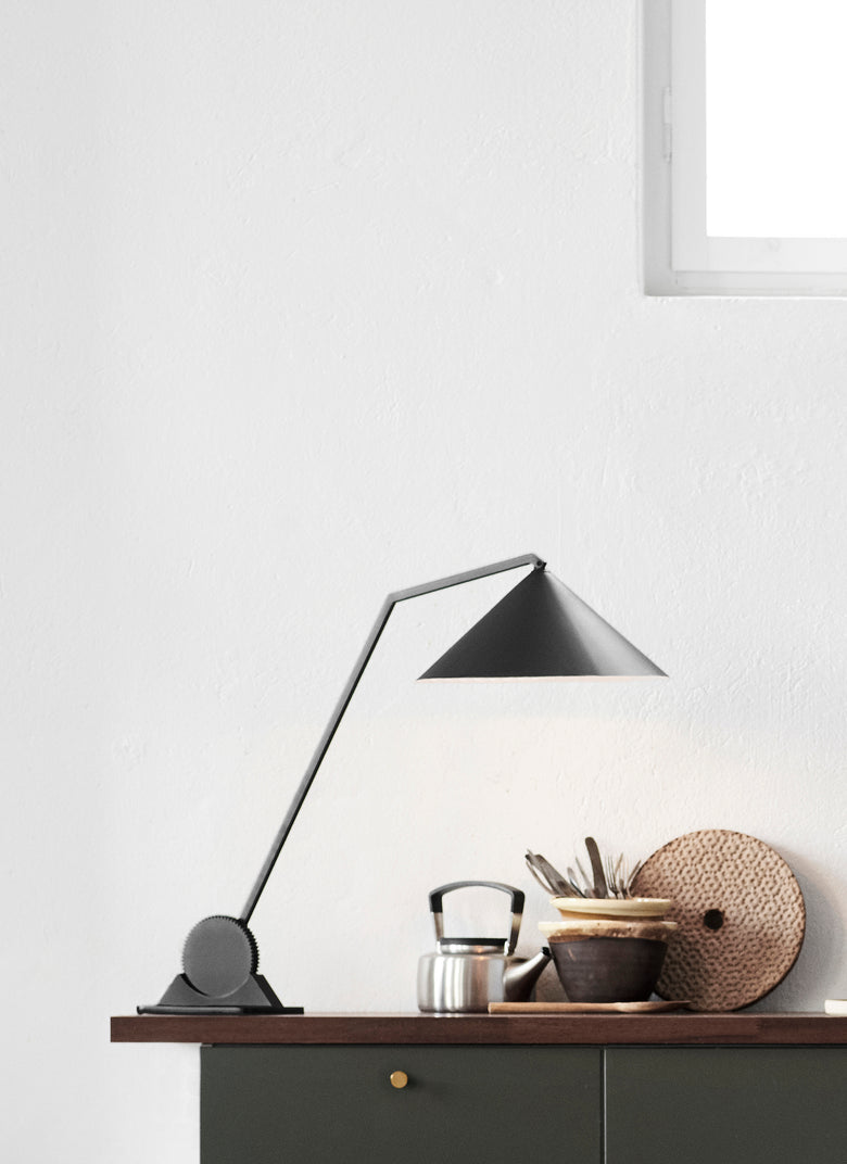 Gear table lamp