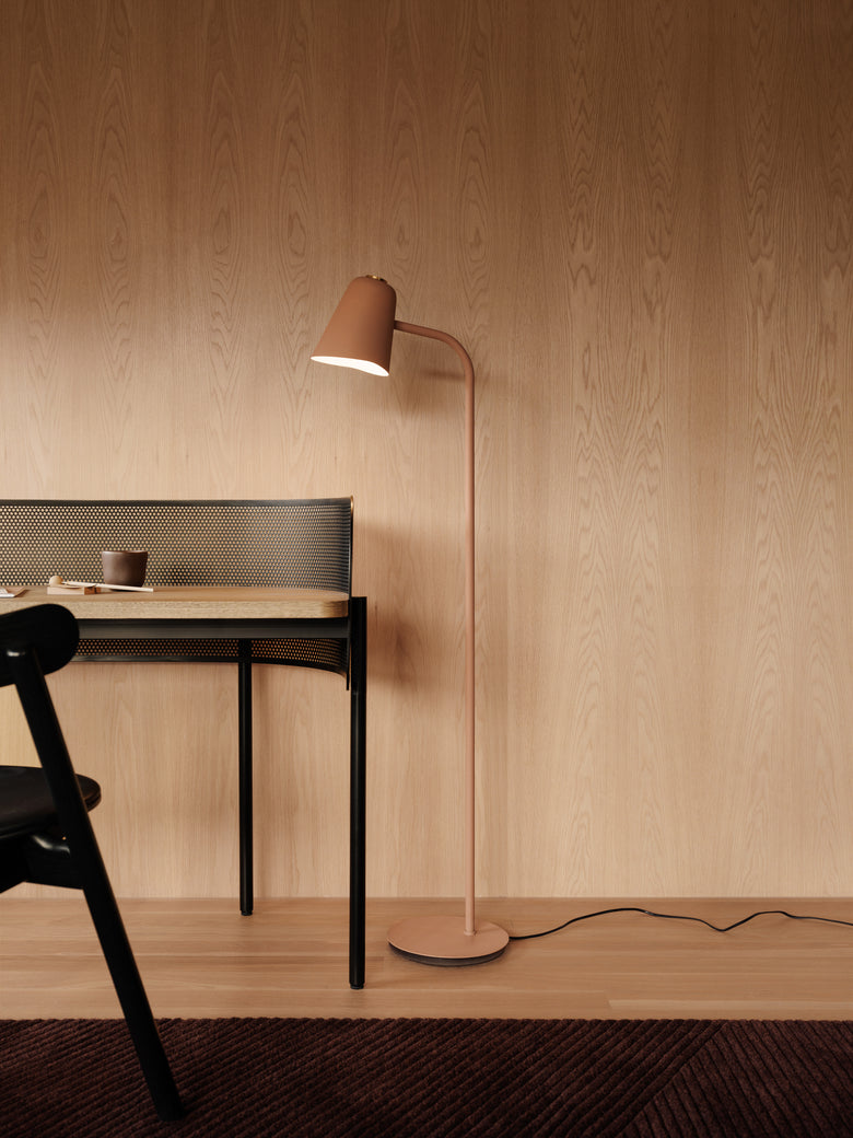 Me floor lamp warm beige desk Ph Einar Aslaksen