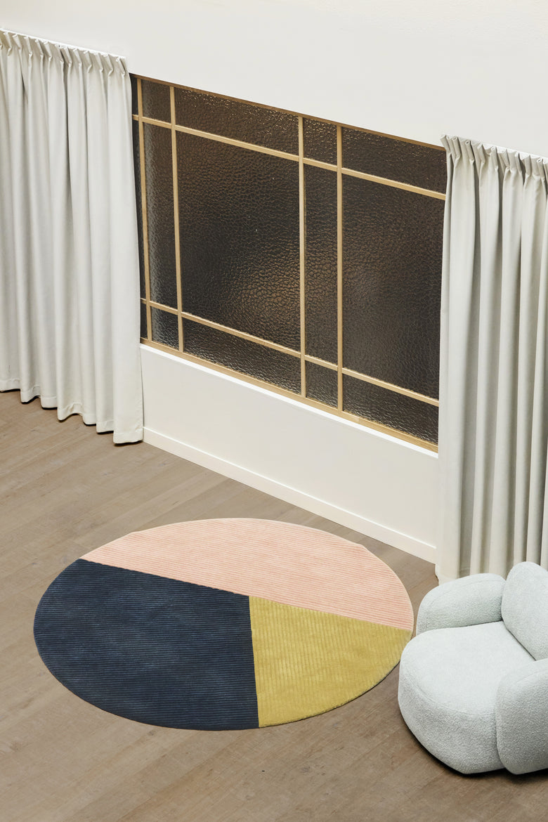 Row rug circular trio