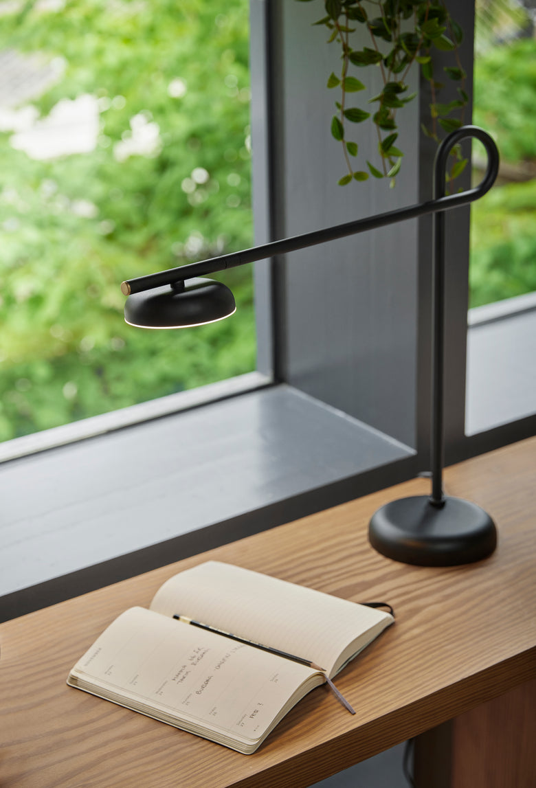 Salto table lamp