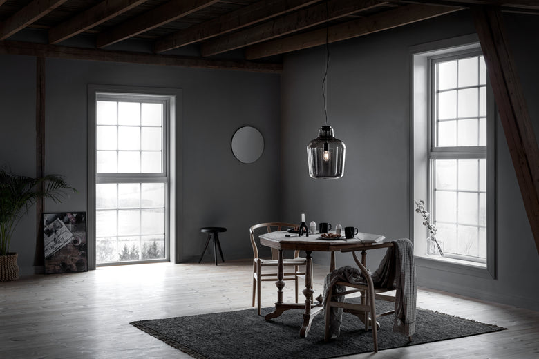 Say My Name Pendant Smoked grey glossy landscape Low res Photo Chris Tonnesen