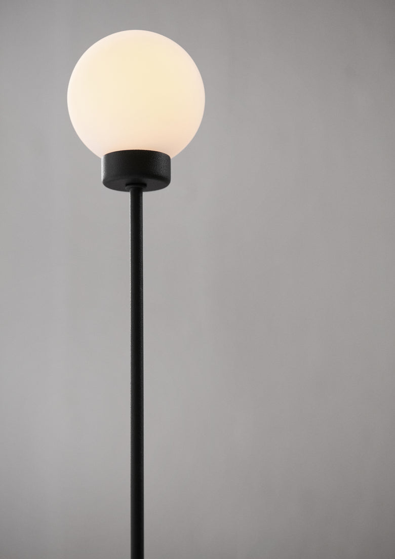 Snowball floor lamp