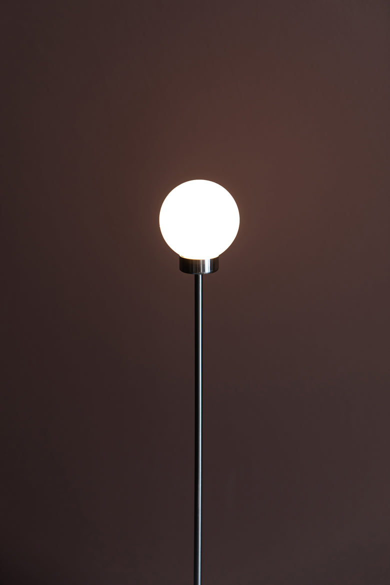 Snowball floor lamp