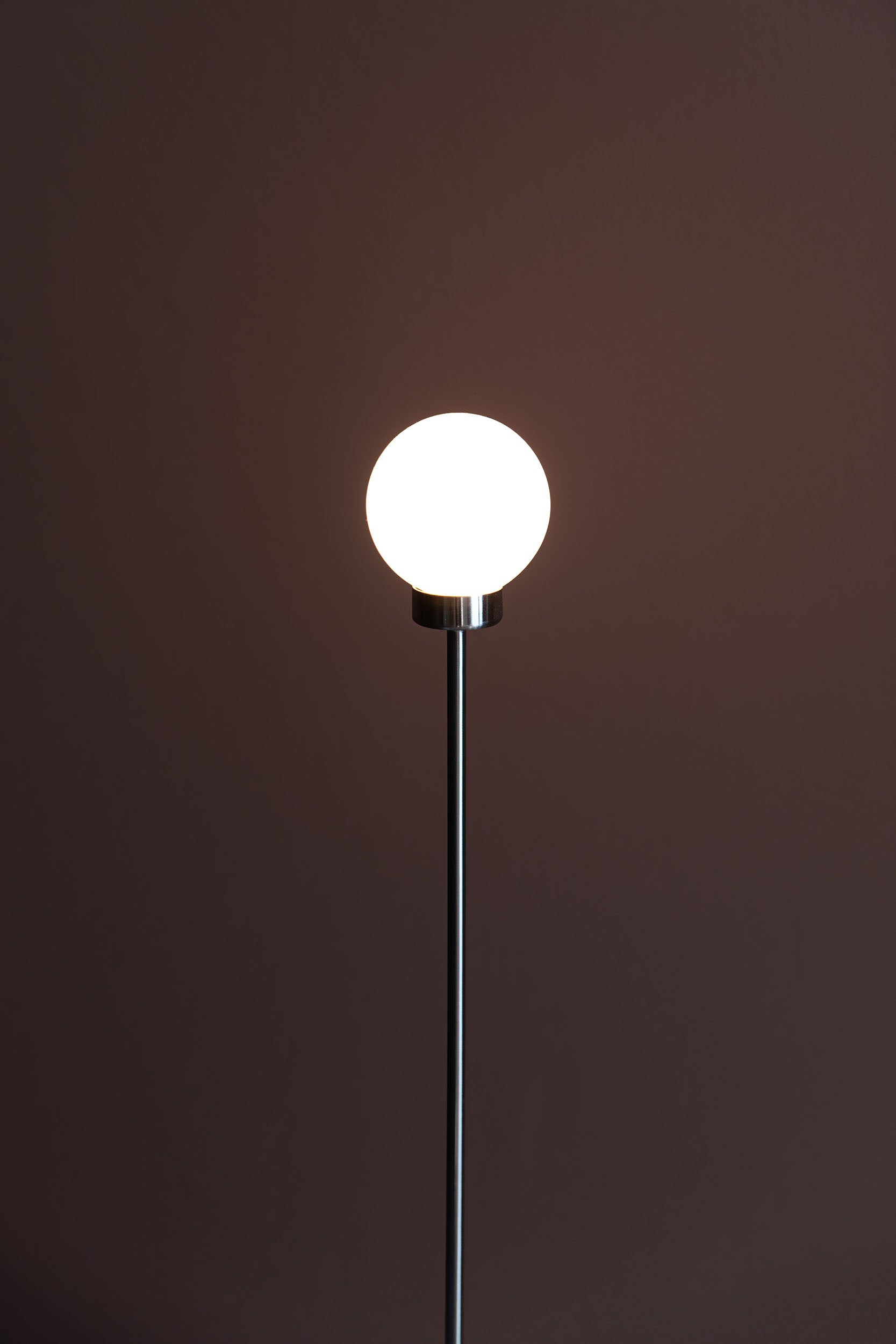 Snowball floor lamp